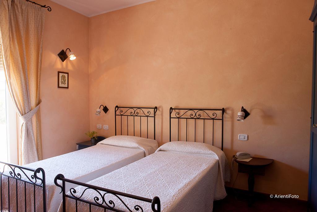 קפאלביו Albergo Del Lago חדר תמונה